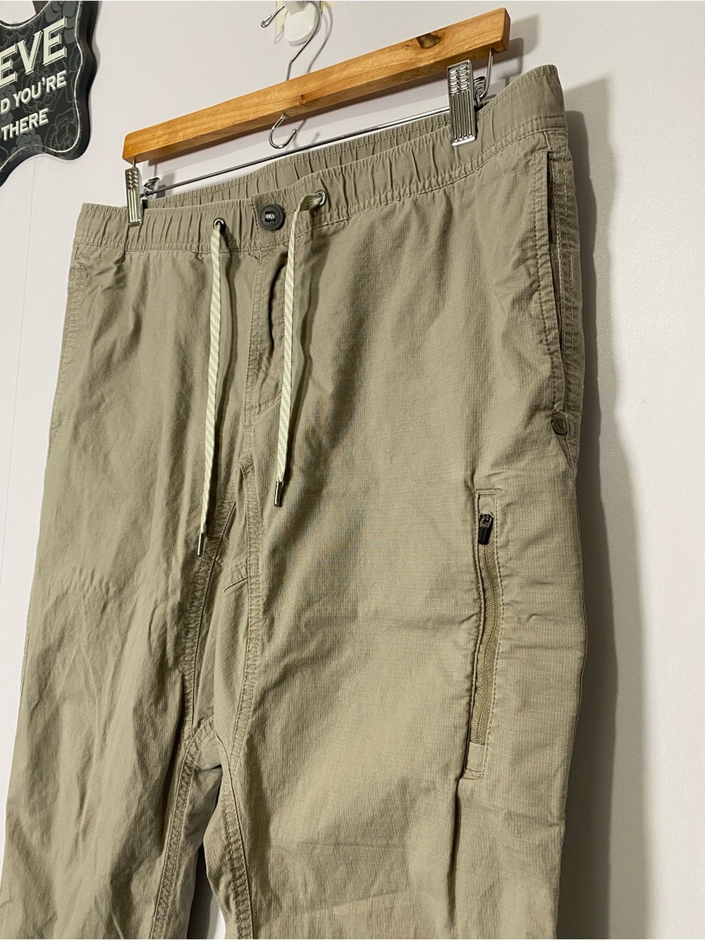Vuori V412 Ripstop Pants Mens Size XL Drawstring Pockets Hiking Climbing Tan - Picture 2 of 10
